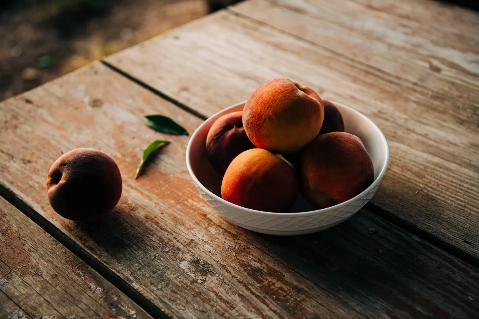 bowl of peaches