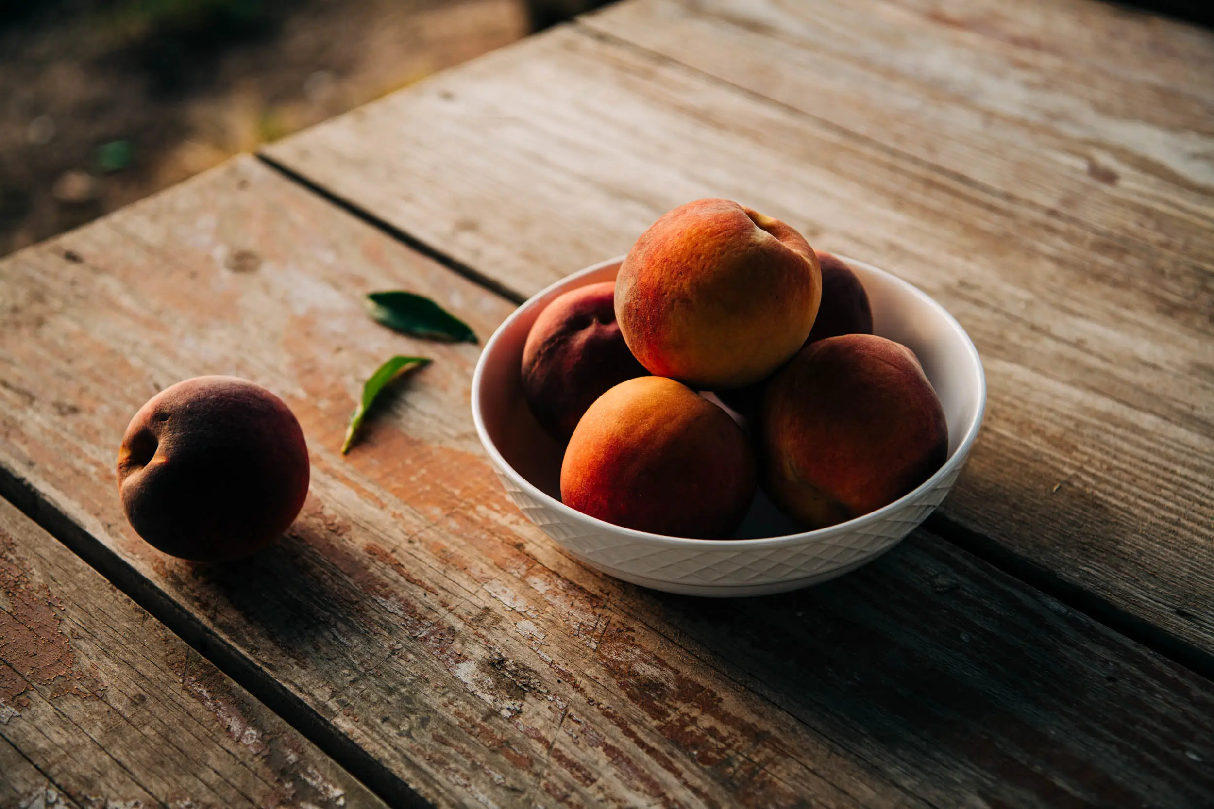 bowl of peaches