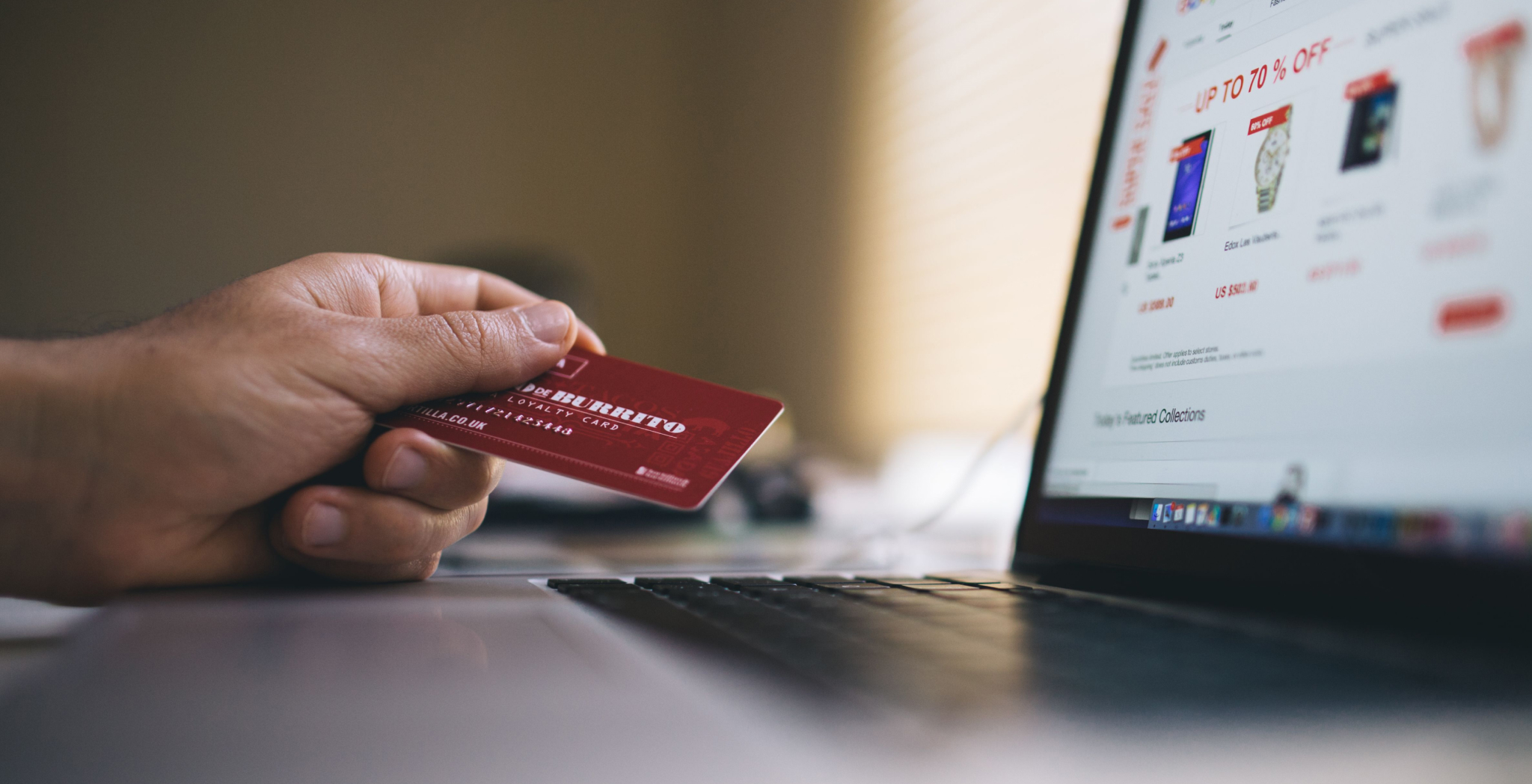 BFCM person shopping online